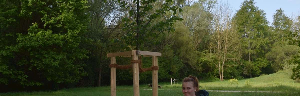 Pflanzaktion Flatterulme Johanna Gommel 26.04.2019.jpg