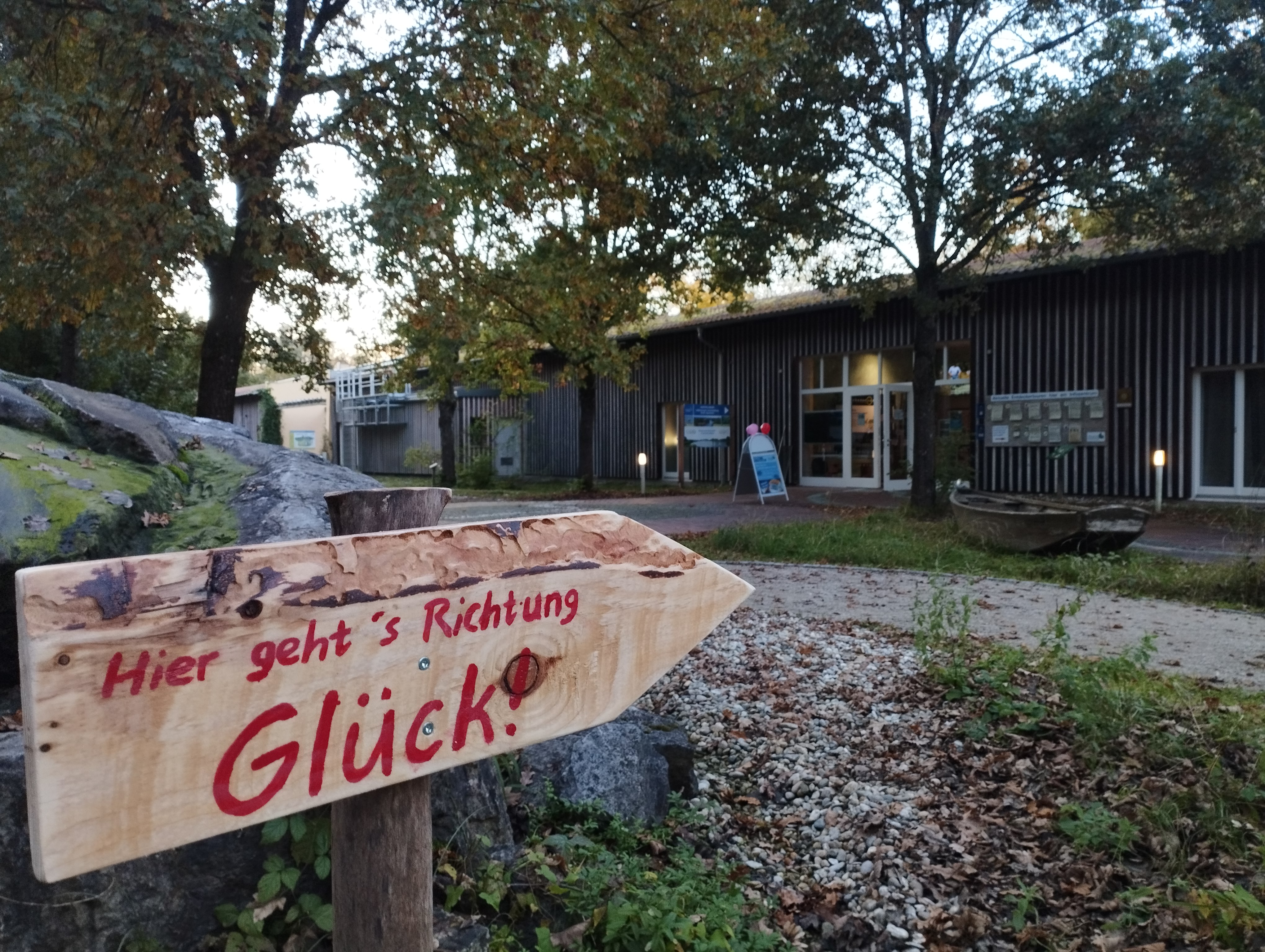 2025_Ausstellung Glück_LRA.jpg